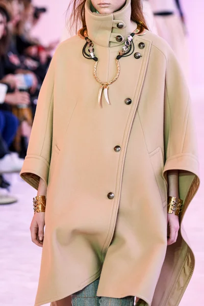 Look 35
